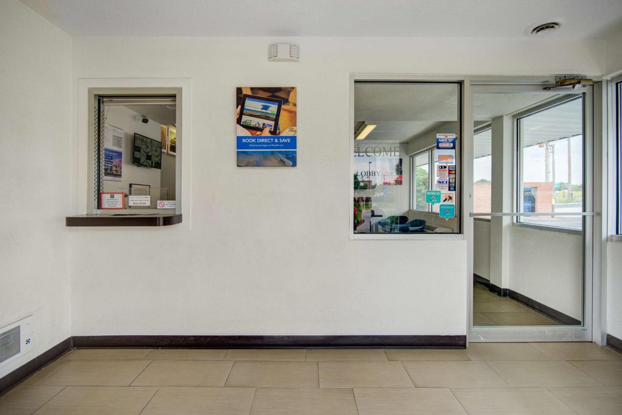 Motel 6-Lima, Oh Luaran gambar