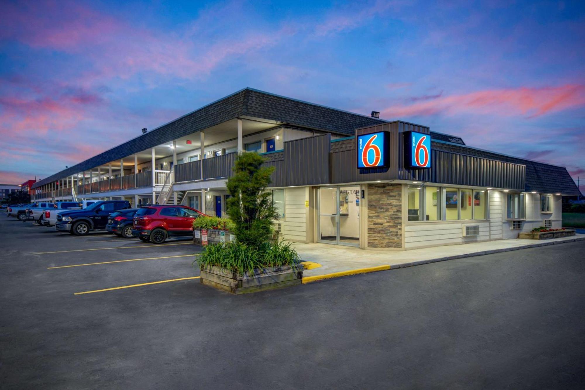 Motel 6-Lima, Oh Luaran gambar