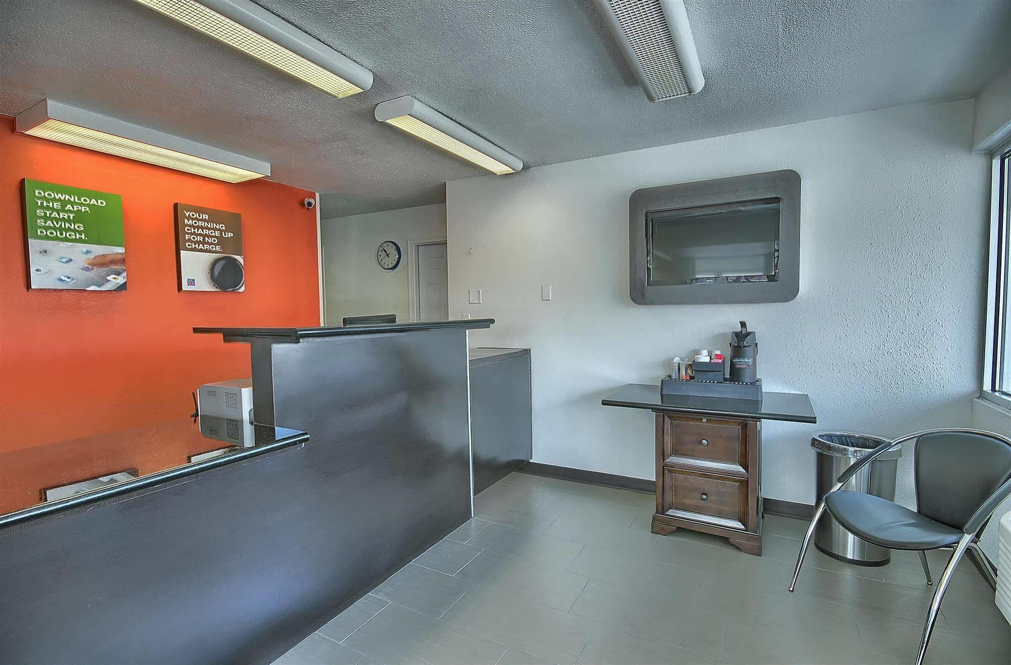 Motel 6-Lima, Oh Luaran gambar